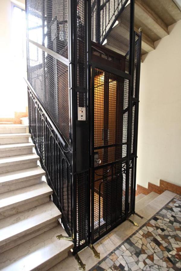 Apartment Lacaralele1 *
