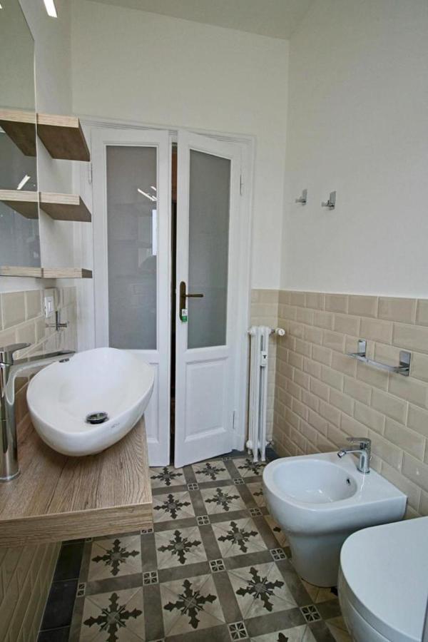 Apartment Lacaralele1 *