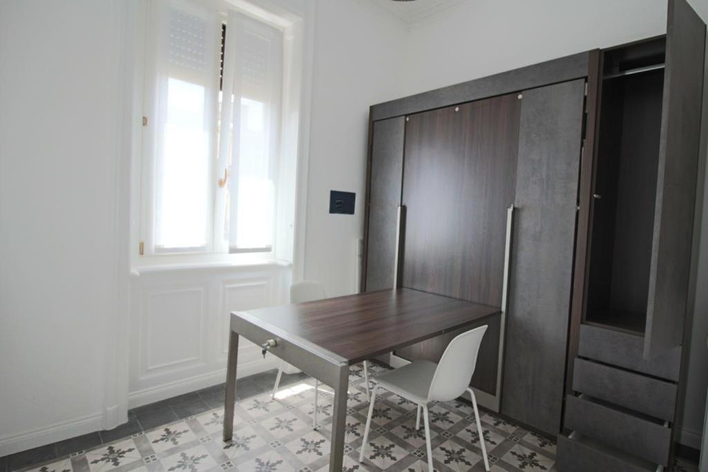 Lacaralele1 Apartment Milan