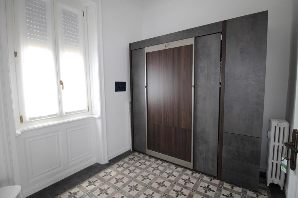 Lacaralele1 * Milan