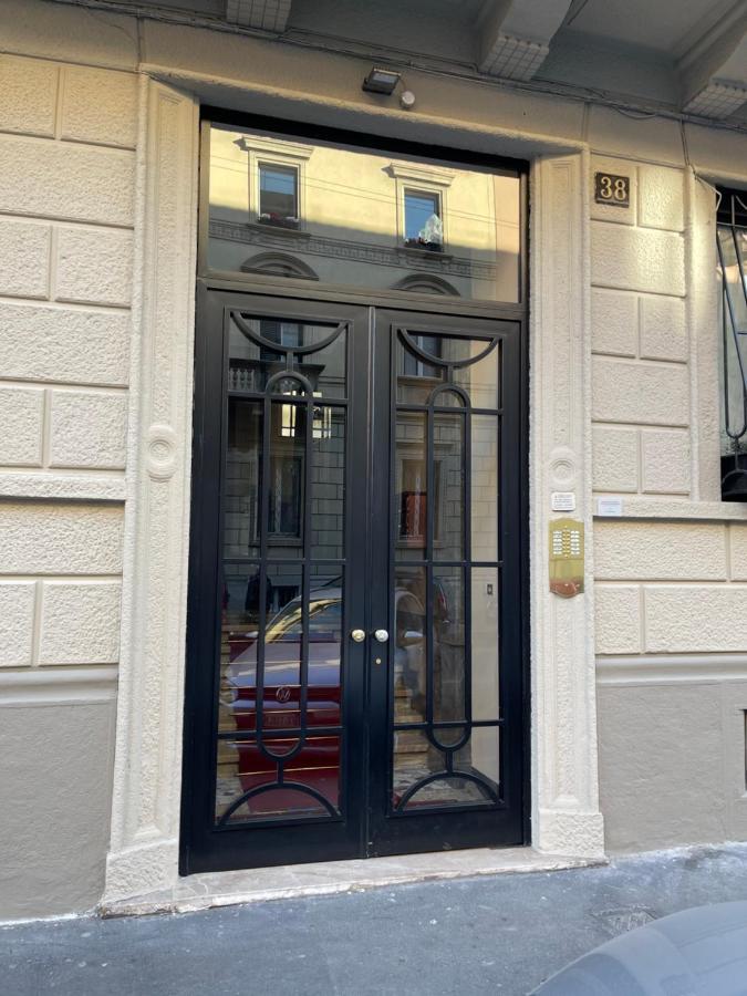 Lacaralele1 * Milan